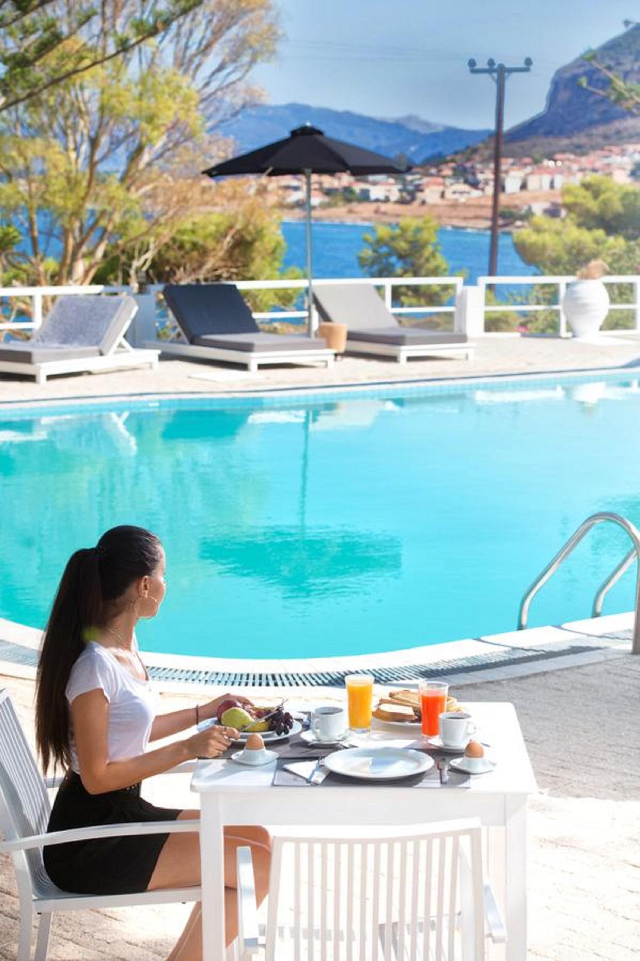 Akra Morea Hotel & Residences Monemvasía Zewnętrze zdjęcie